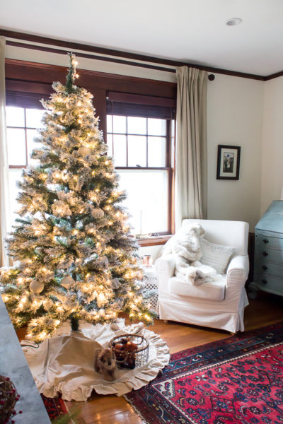 Christmas Living Room (2016) - Finding Silver Pennies